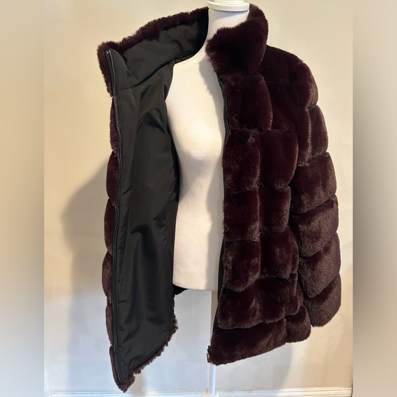 Via Spiga reversible faux fur coat- NWOT SIZE M - Picture 8 of 9